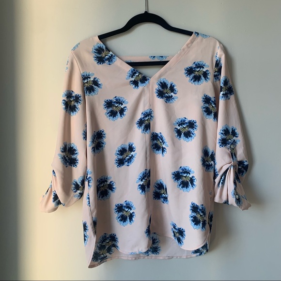 LOFT Tops - Ann Taylor Loft pink floral blouse size XS